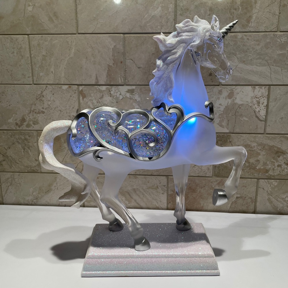 Cracker Barrel Light Up LED Unicorn Figurine Frosted Acrylic Snow Globe Glitter - Picture 5 of 7